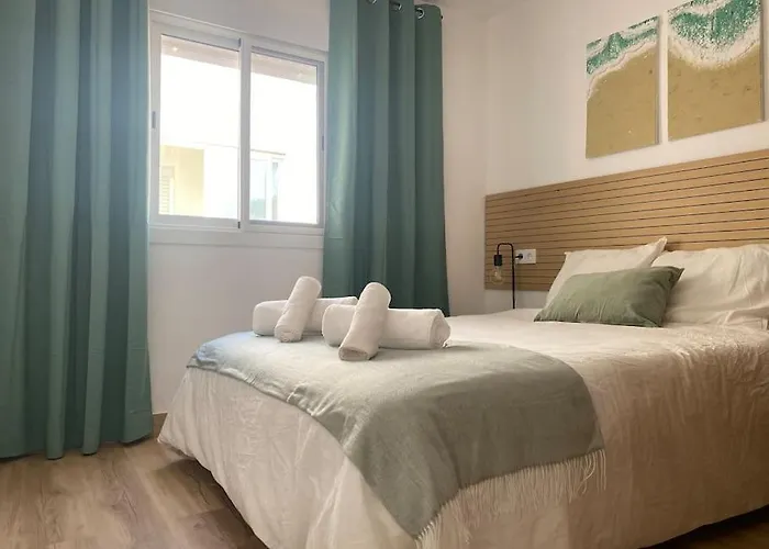 Centro Al Lado De La Playa * フエンヒロラ