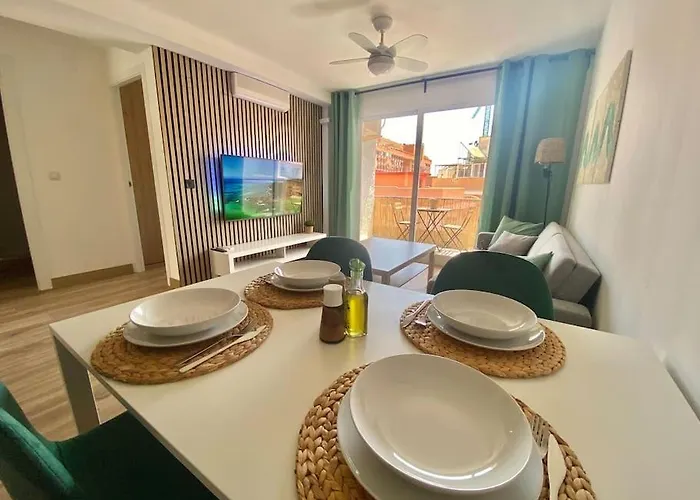 Centro Al Lado De La Playa * フエンヒロラ